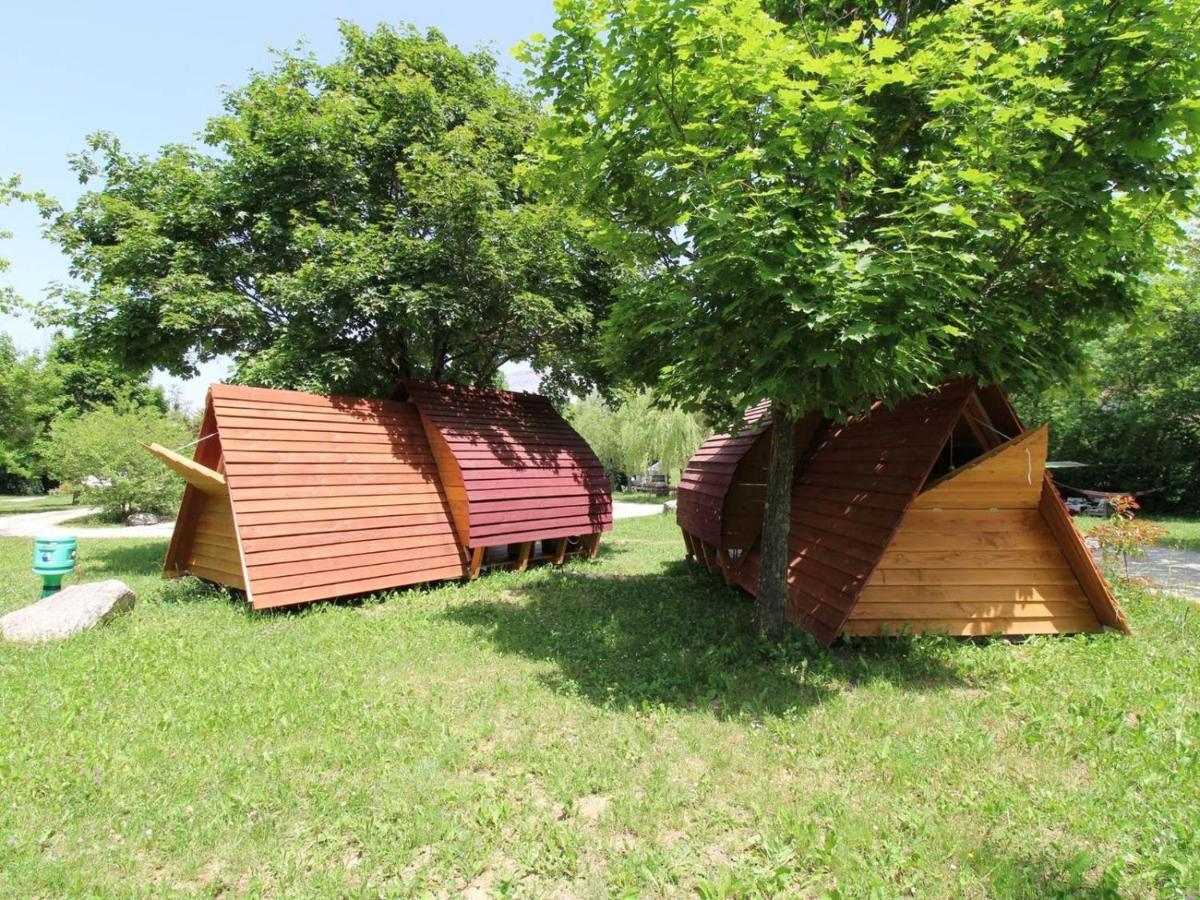 Habitat Createur - Hebergements Insolites Au Camping Municipal "Les Ecureuils" Recoubeau-Jansac ภายนอก รูปภาพ