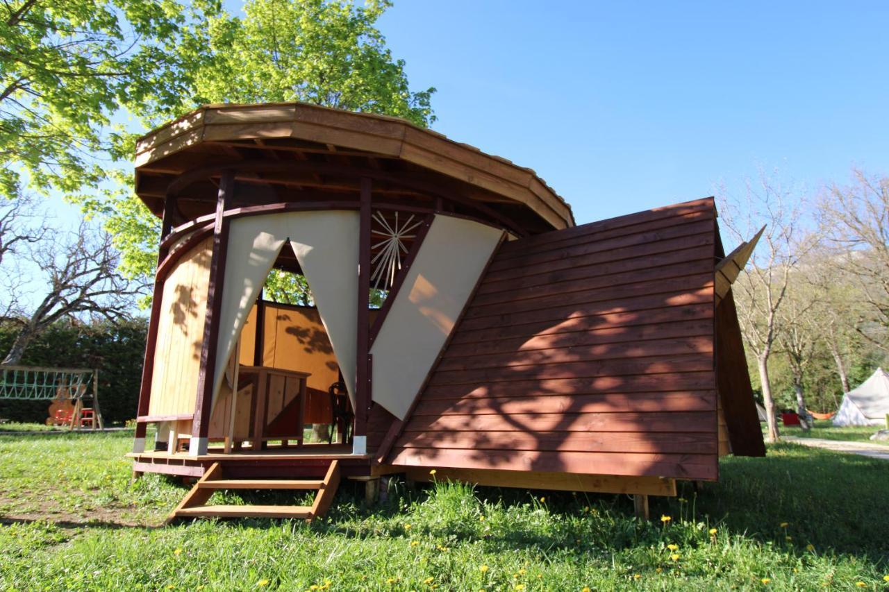 Habitat Createur - Hebergements Insolites Au Camping Municipal "Les Ecureuils" Recoubeau-Jansac ภายนอก รูปภาพ